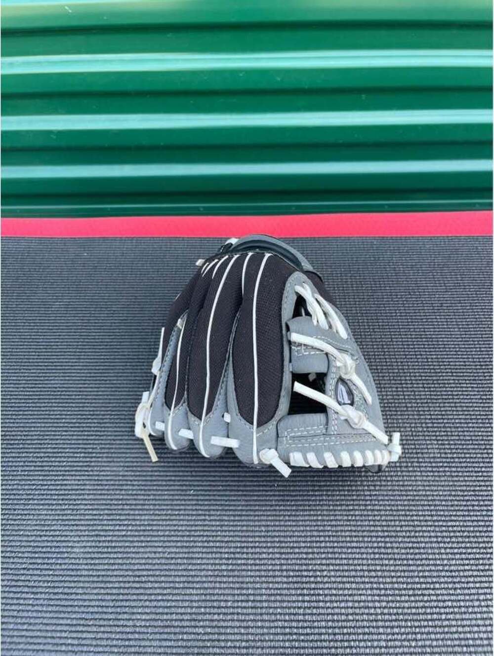 Wilson 9.5" T-Ball Baseball Glove
